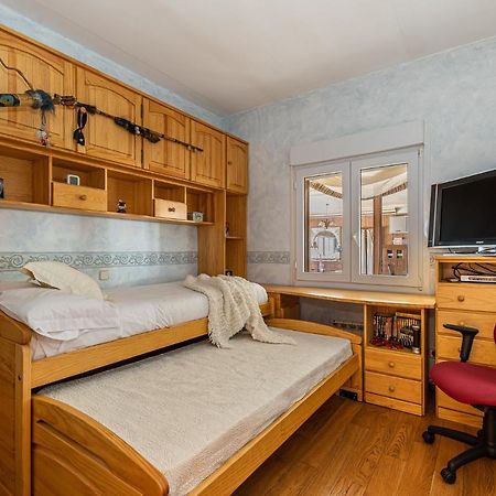 Waou Deluxe Cottage Titulcia 外观 照片