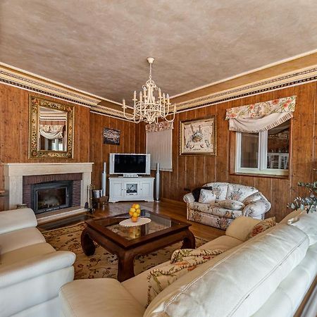 Waou Deluxe Cottage Titulcia 外观 照片