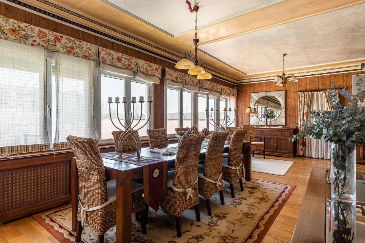 Waou Deluxe Cottage Titulcia 外观 照片