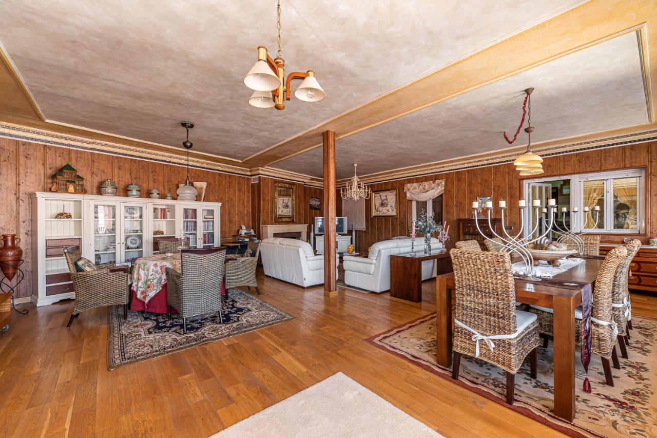 Waou Deluxe Cottage Titulcia 外观 照片
