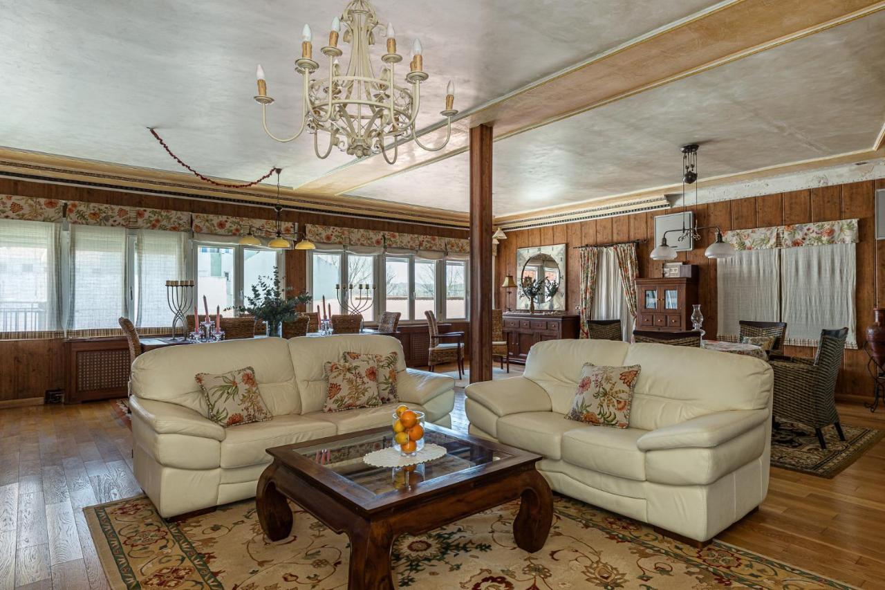Waou Deluxe Cottage Titulcia 外观 照片