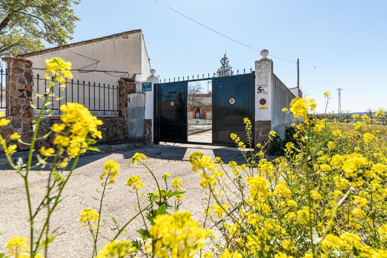 Waou Deluxe Cottage Titulcia 外观 照片